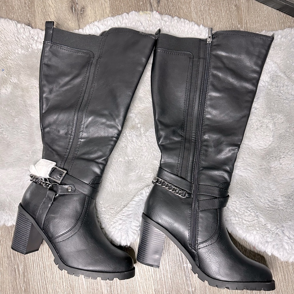 Brand New Women’s Size 10 Torrid Rugged Chain Boots PLACE AN OFFER